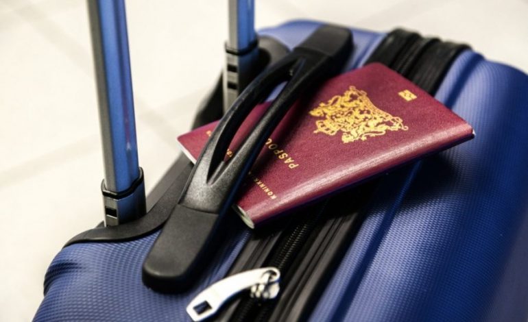 BIE NË “KURTH”/ Tiransi “shtiret” si holandez, por nuk i ecën në Murriqan. Pasaporta false…