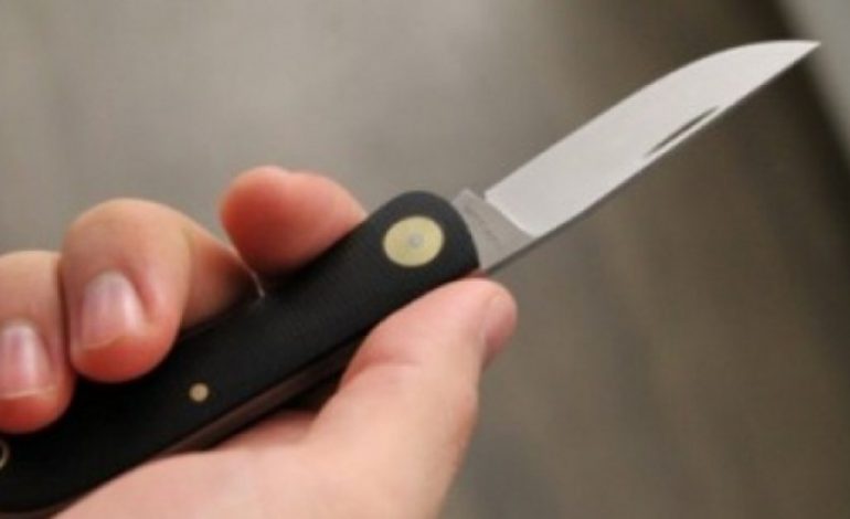 NDODH NË SHKODËR/ Vetëplagoset aksidentalisht me thikë, 50-vjeçari përfundon në spital