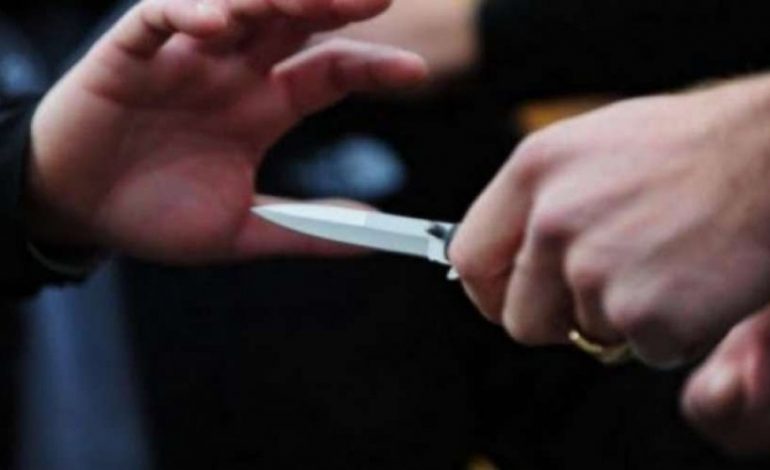 THIKË DHE DHUNË MBI VAJZËN/ Detajet: 68 vjeçari i ARRESTUAR në Libohovë. Kishte probleme me…