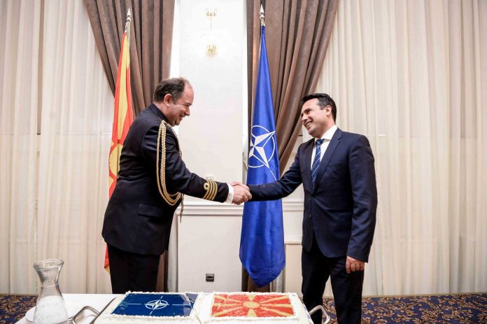 Shefi i Zyrës së NATO në Shkup: Referendumi e afron Maqedoninë me aleancën