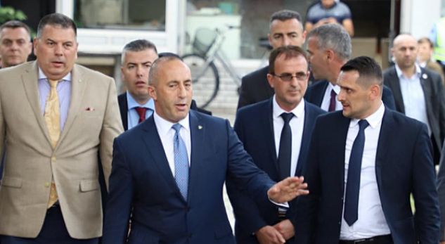 ÇËSHTJA E KUFIJVE/ Këshilltari i Haradinajt ia rikujton Thaçit pasojat e ndarjes së Kosovës
