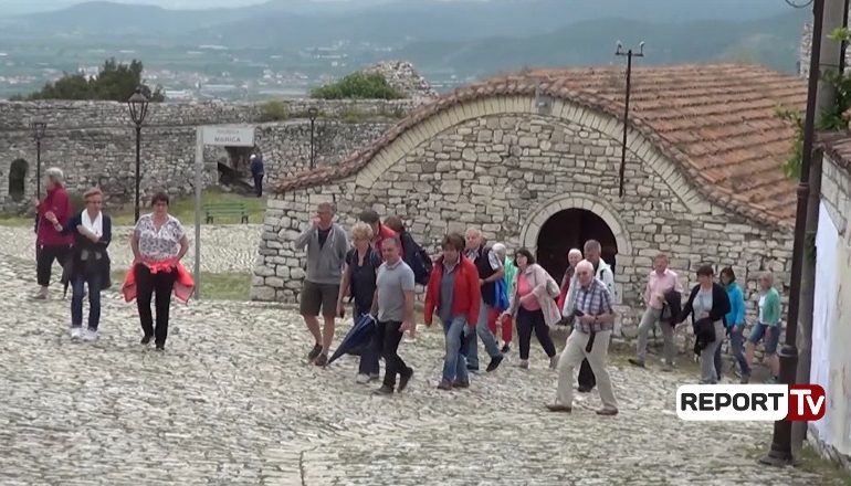 FLUKS NË QYTET/ Në Berat numri i turistëve dyfishohet në krahasim me muajt e kaluar