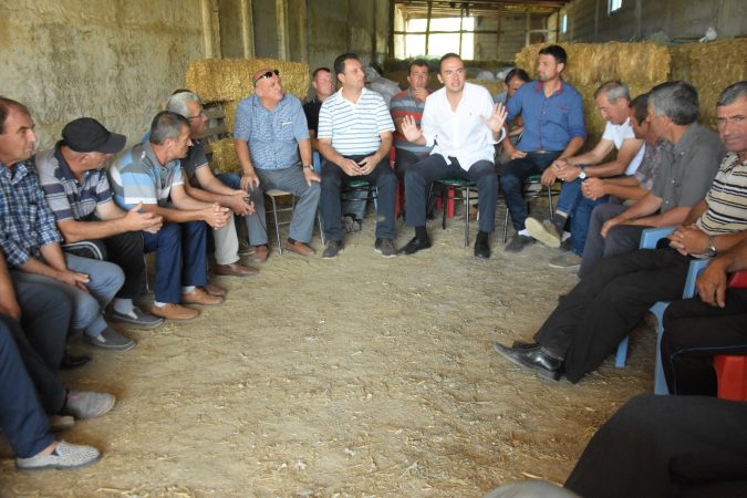 KORÇË/ Salianji i jep “KËSHILLA” fermerëve: Qeveria është barra më e rëndë për ju, ja pse po ju dëmton
