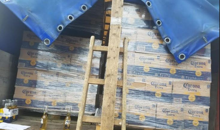 11 TON BIRRË E SKADUAR/ Bllokohet në Shkodër ngarkesa që vinte nga Mali i Zi. AKU shpjegon pse…
