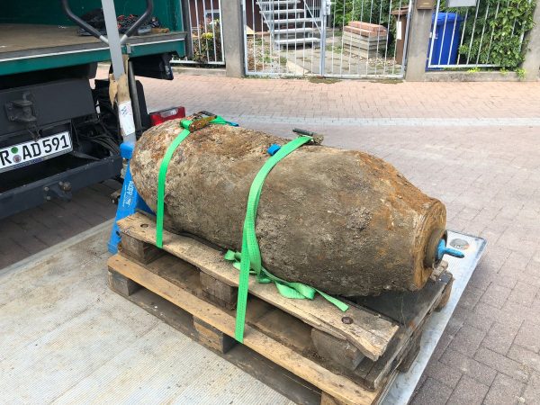 BOMBA E LUFTËS SË DYTË BOTËRORE/ Gjashtë orë operacion për heqjen e saj, evakuohet i gjithë qyteti gjerman