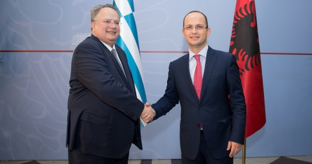 NJOHJA E PATENTAVE/ A po zbatohet marrëveshja e nënshkruar midis Shqipërisë dhe Greqisë?