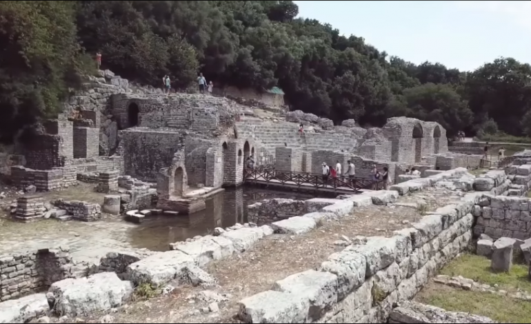 MOZAIKU I RI I ZBULUAR NË BUTRINT/ Rama e nis “mirëmëngjesin” kështu (VIDEO)