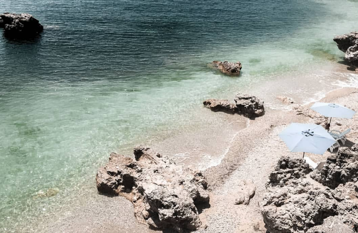FOTO: Plazhi i Dhërmiut mahnitës që nuk i ikën “bukuria” asnjëherë
