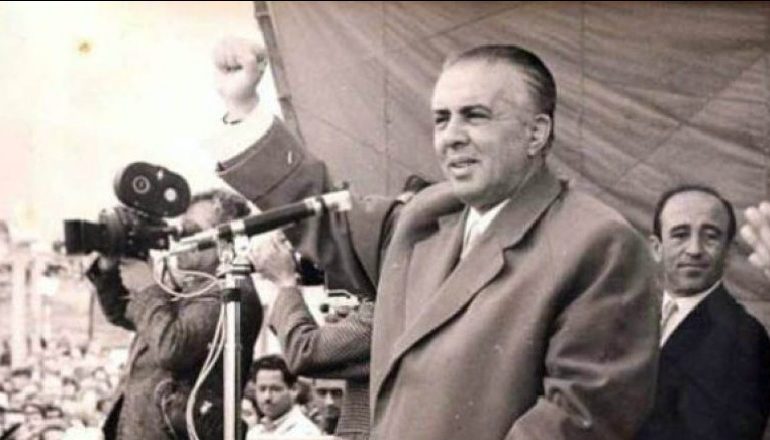 Si normalizuan kolonelët grekë marrëdhëniet me ish diktatorin Hoxha