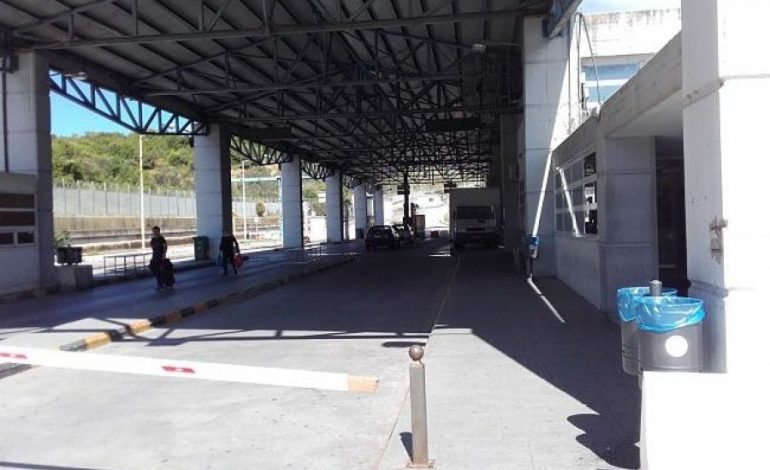 UDHËTONTE DREJT VENDIT TONË/ Doganierët grekë i sekuestrojnë shumën e parave shqiptarit