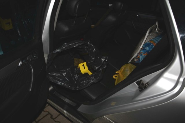 GATI DOZAT PËR NË SHQIPËRI/ Dy “korrierët” që u kapën në GREQI: Hashashin e kishin vendosur në…