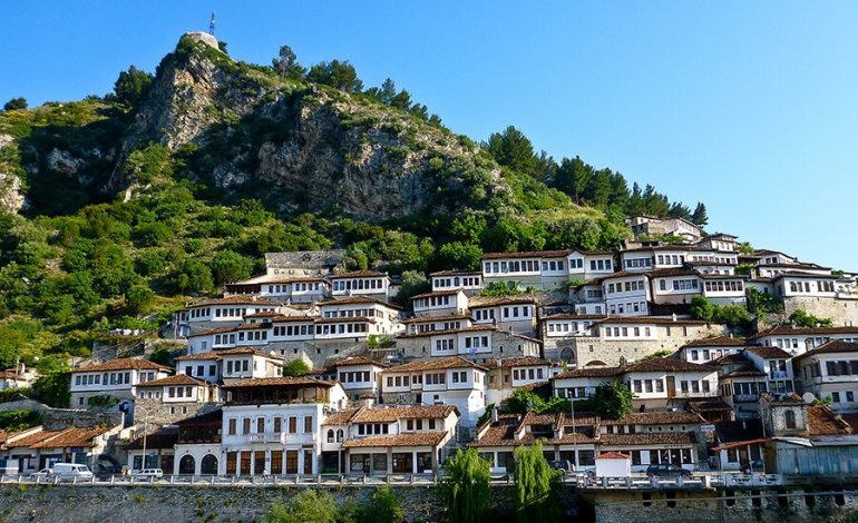 KOMENTET/ Turistja nga Zvicra: Guida për Shqipërinë me e lira, 25 vjeçarja: Nëse ma gjen ta paguaj
