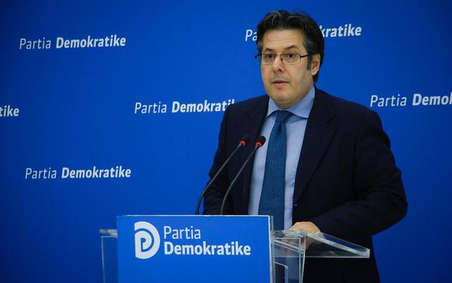 SHPËRTHIMI I GAZIT NË ÇERDHE/ Paloka: Kur femijen e ke ne dore te Erjon Velise jeta e tyre vlen me pak se…(VIDEO)