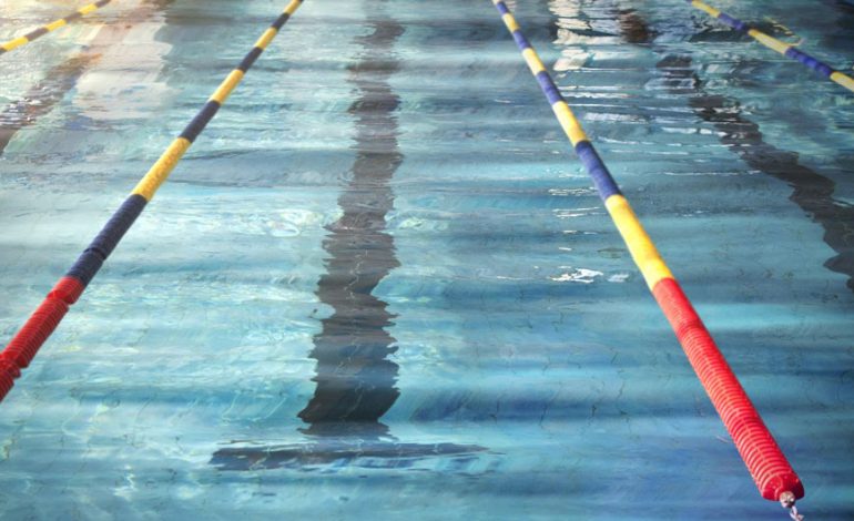“Supermani” 10-vjeçar thyen rekordin e Michael Phelps