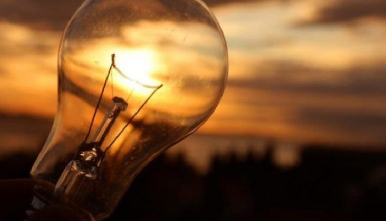 TENTOI TË VIDHTE ENERGJINË/ Si e pësoi burri në Golem kur u kuptua që ai po ndërhynte në…