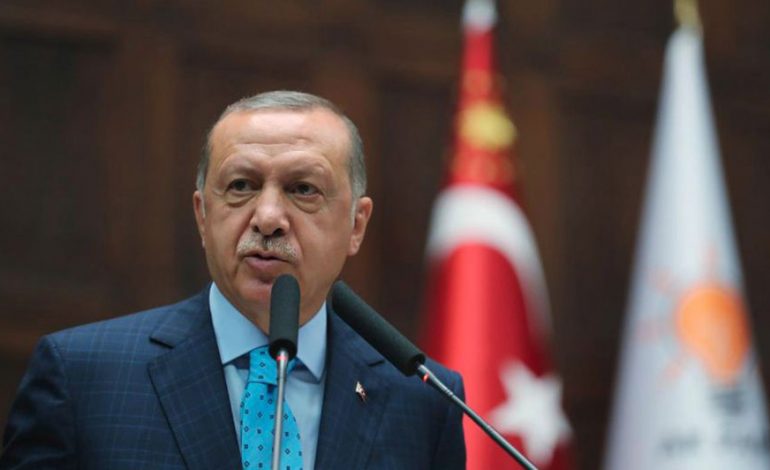 LUFTA E “FTOHTË” ME SHBA/ Erdogan: Duan të na ulin në gjunjë, por shumë shpejt…