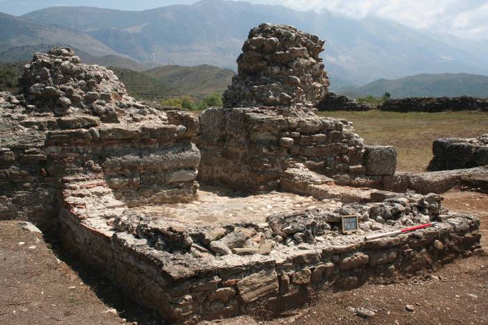 PROJEKTI/ Gërmime ARKEOLOGJIKE në kështjellat romake të zbuluara në Shqipëri