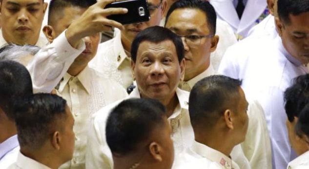 Presidenti filipinas: Fola me Zotin, ata që janë vrarë nga policia do të shkojnë në parajsë