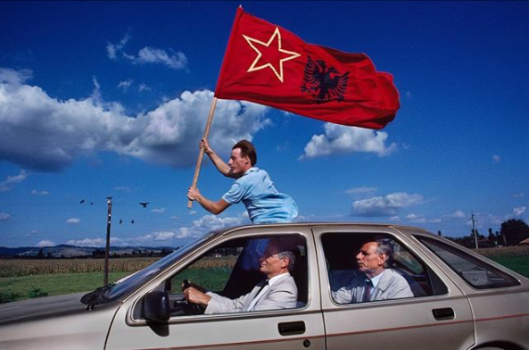 “DASËM” NË 1989/ Foto: Kështu festonin shqiptarët e Kosovës dikur