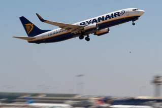 GREVA EUROPIANE/ Kompania irlandeze “Ryanair” anulon 250 fluturime të tjera