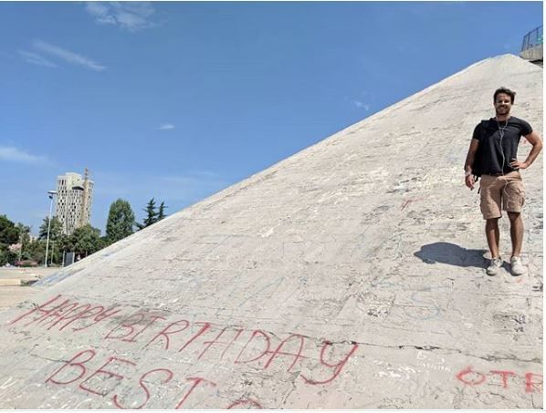 “VETËM ANKOHEN”/ 22-vjeçari italian që ka shëtitur botën: Të rinjtë shqiptarë janë dembelë dhe pa ambicie në jetë