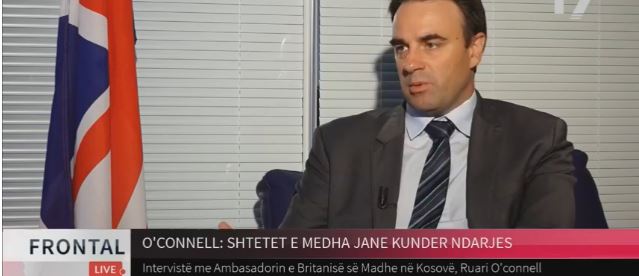 ÇËSHTJA E KUFIJVE/ Ambasadori britanik në Kosovë: Shkruhen me fjalë, por ndryshohen me plumba