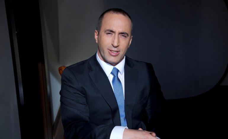 KËRCËNIMI PËR KRYEMINISTRIN/ Ramush Haradinajt i dërgojnë pako me tritol në zyrë