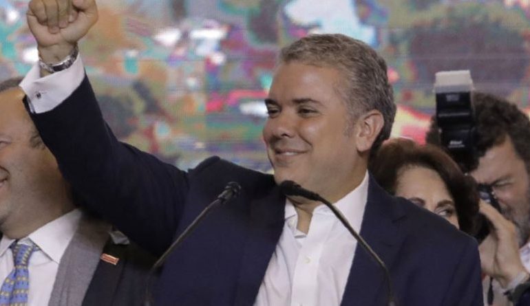 ZGJEDHJET NË KOLUMBI/ Ivan Duque betohet si president i ri: Bashkojmë kombin dhe rrisim ekonominë