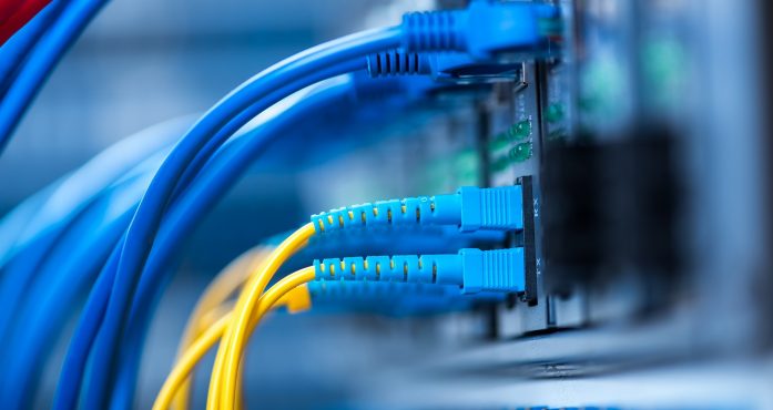TREGU I INTERNETIT NË SHQIPËRI: Numri i përdoruesve arrin në 321 mijë