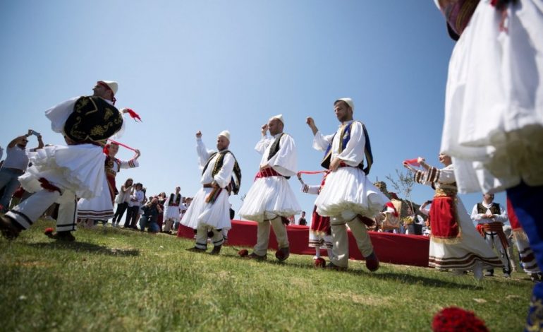 Festa tradicionale e Kaninës, një takim brezash mes traditës dhe të resë