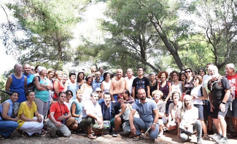 KONISPOL/ FOTO: Turistët italianë “suprizojnë” Presidentin. Shprehin pëlqimet e tyre për Shqipërinë