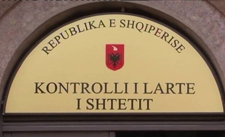REGJISTRONIN PASURI PA DOKUMENTE/ Këto janë 3 ish-punonjësit e Hipotekës në Fier që bënin…