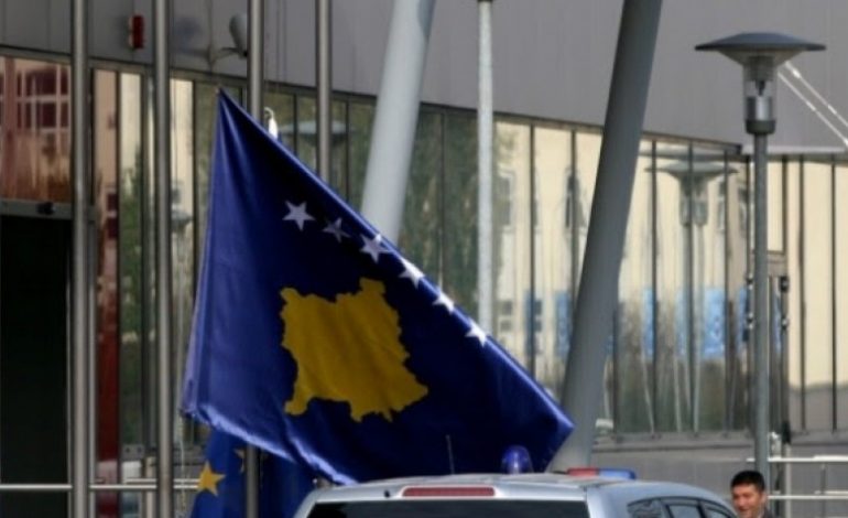TENSIONET PRISHTINË-BEOGRAD/ Serbia vijon “gjuetinë e shtrigave” ndaj shtetasve kosovarë