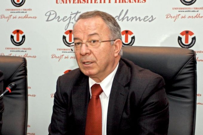 APLIKIMET NË UNIVERSITET/ “Ekonomiku” gjithsej 350 vende bosh. Kule: Do lirohen 500, regjistrimet do të vazhdojnë