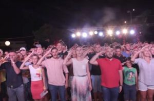 “NË RRESHT PËR NJË”/ Deputetja e LSI “entuziaste”: 600 të rinjtë e trajnuar në Jalë janë gati për luftë me Ramën