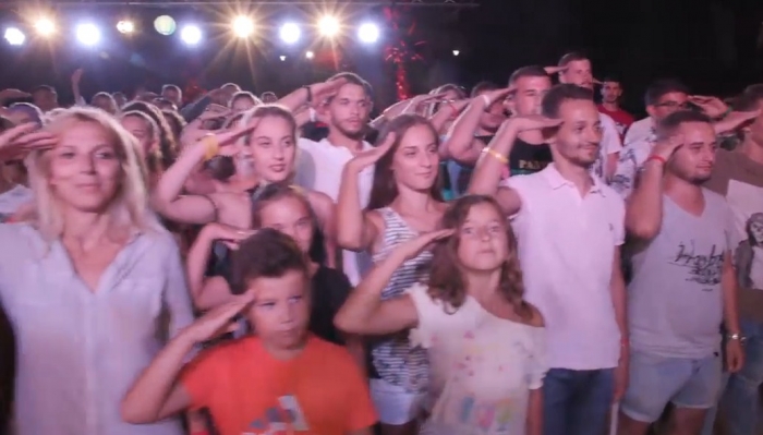 THIRRJET PËR TË RRËZUAR QEVERINË/ Ndreu ironizon të rinjtë e LRI: Ushtarët betohen, por përfundojnë me…