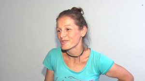 E RRALLË/ 31-vjeçarja nga Kukësi me 8 FËMIJË, që ecën kundër trendit: Du të bëj dhe dy të tjerë, s’ka si fëmijët