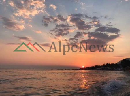 “DHËRMIU SOT”/ Si duket perëndimi i DIELLIT në plazhin e BUKUR me çmime të “kripura” (FOTO)