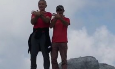 "ME DUART SI SHQIPONJË"/ Meta ngjitet në Jezercë: Ju përshëndesim të gjithëve (VIDEO)