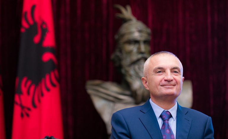SFIDA E VETTINGUT/ Presidenti Meta nuk dektreton ligjin për avokatët. Shkak bëhen…