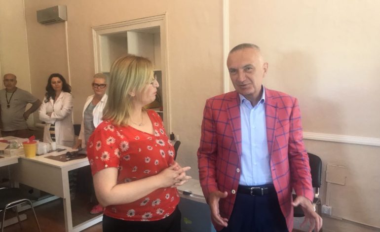 NUK MIRATOI DY PROJEKLIGJET/ Meta: S’mund të rrija indiferent, janë çështje që krijojnë probleme