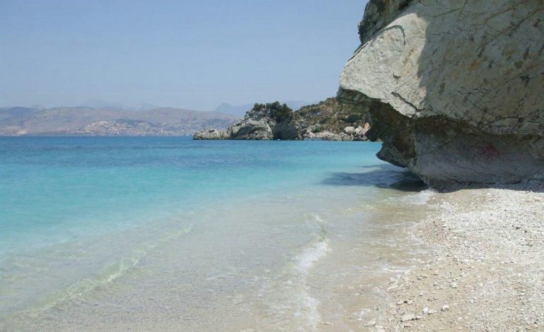 KOMENTET/ Turisti anglez: Saranda me çmime të arsyeshme, ia vlejti! Shqiptari: Aty e blen ujin me FLORI