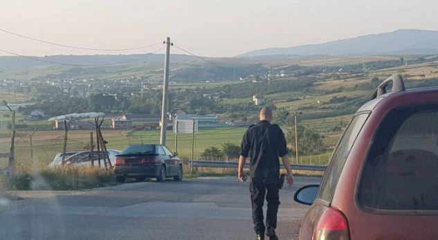 FRIKË PËR TRAZIRA/ Njësitë elitë të Policisë së Kosovës grumbullohen në Mitrovicë (VIDEO)
