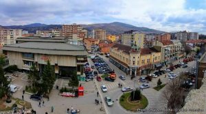 Beogradi “josh” serbët në veri të Mitrovicës, u ndërton shtëpi