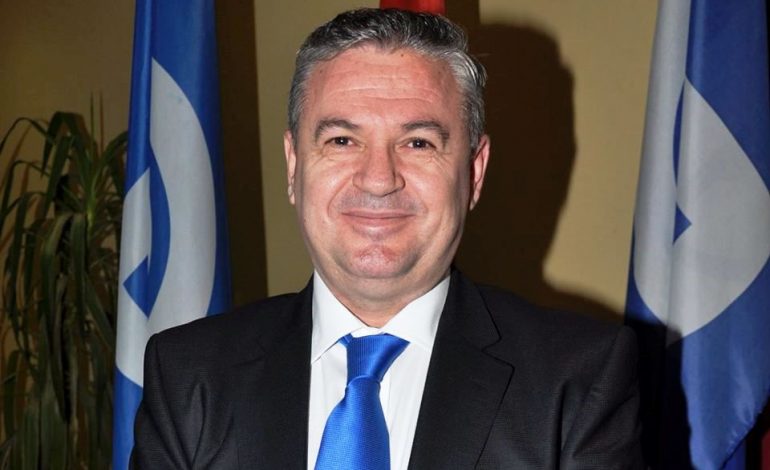 “SHKAK PËR LUFTË”/ Deputeti i PD i sulet Thaçit: Shihe mirë firmën me Vuçiçin, sa për Berishën …