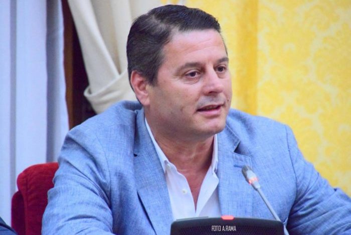 NDREU IRONIZON ISH-KRYEMINISTRIN/ Thirrjet e Saliut, njësoj sikur Ritvani i masakrës të protestonte për pafajësi