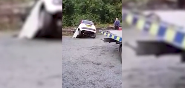 “GËLLTITET” NGA GROPA/ Shikoni parkimin “perfekt” (VIDEO)
