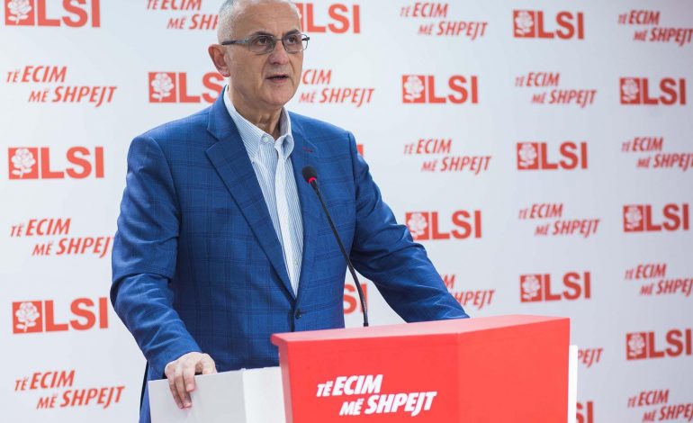 PROJEKTET E QEVERISË/ Vasili: Shkollëpaku ngatërron gjeografinë, shkon në Jon më helikopter