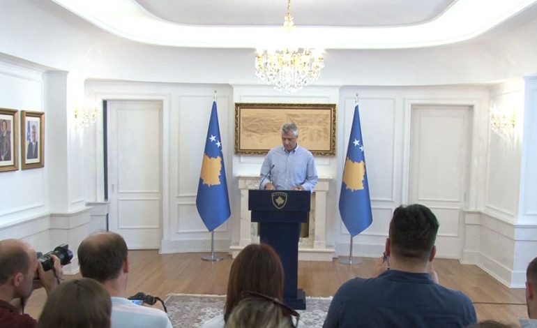 KRITIKA THAÇIT PËR KUFIJTË/ Reagime të forta në Tiranë e Prishtinë: Efekt domino, sjell luftë