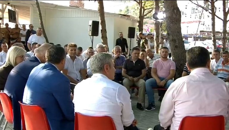 BASHKËBISEDIMI ME SIPËRMARRËSIT/ Biznesmeni i drejtohet Ramës: Kryeministri tjetër do ishte në Karaibe, ti je këtu!